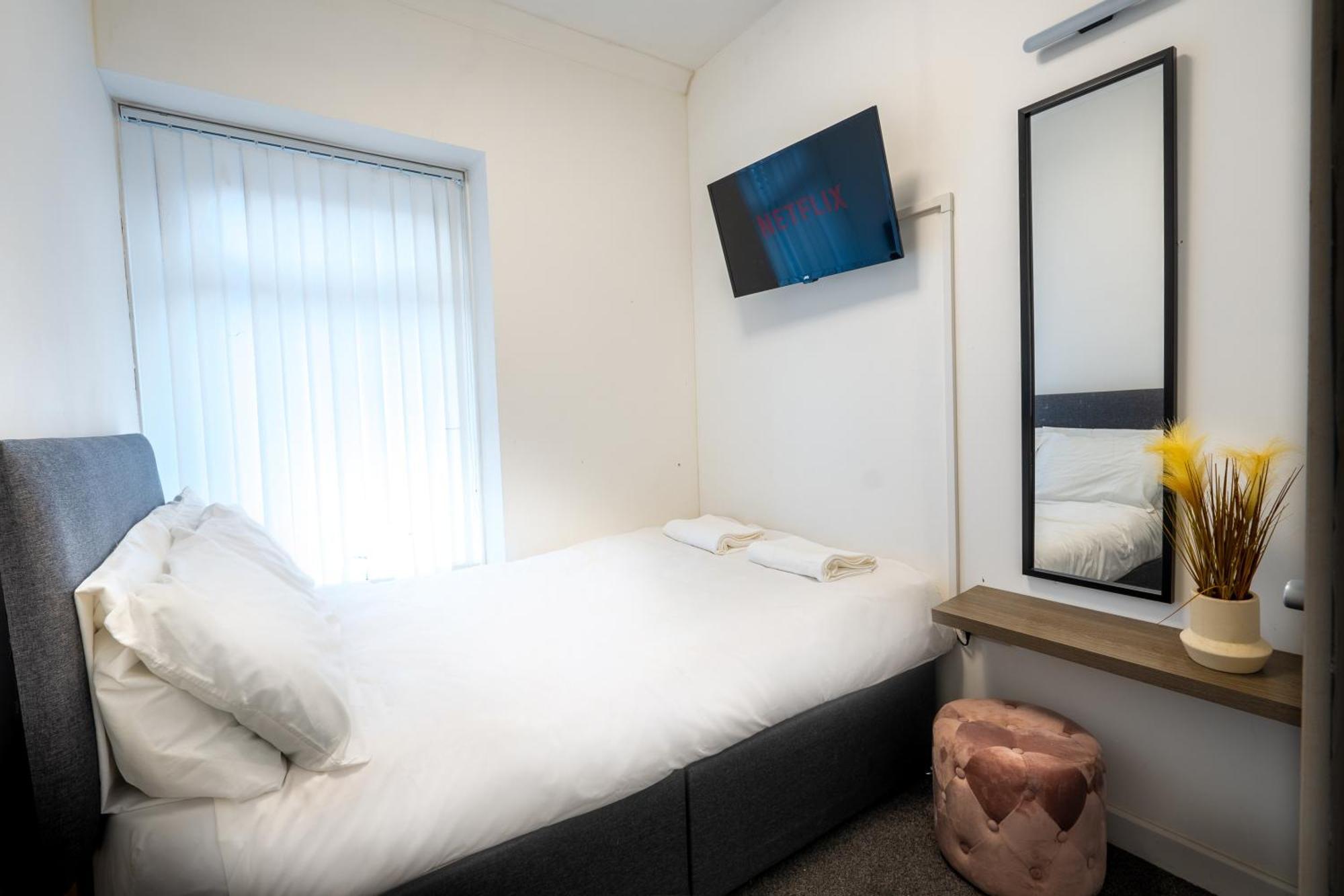 Holiday home 4-bedroom - Ideal For Groups Working Away From