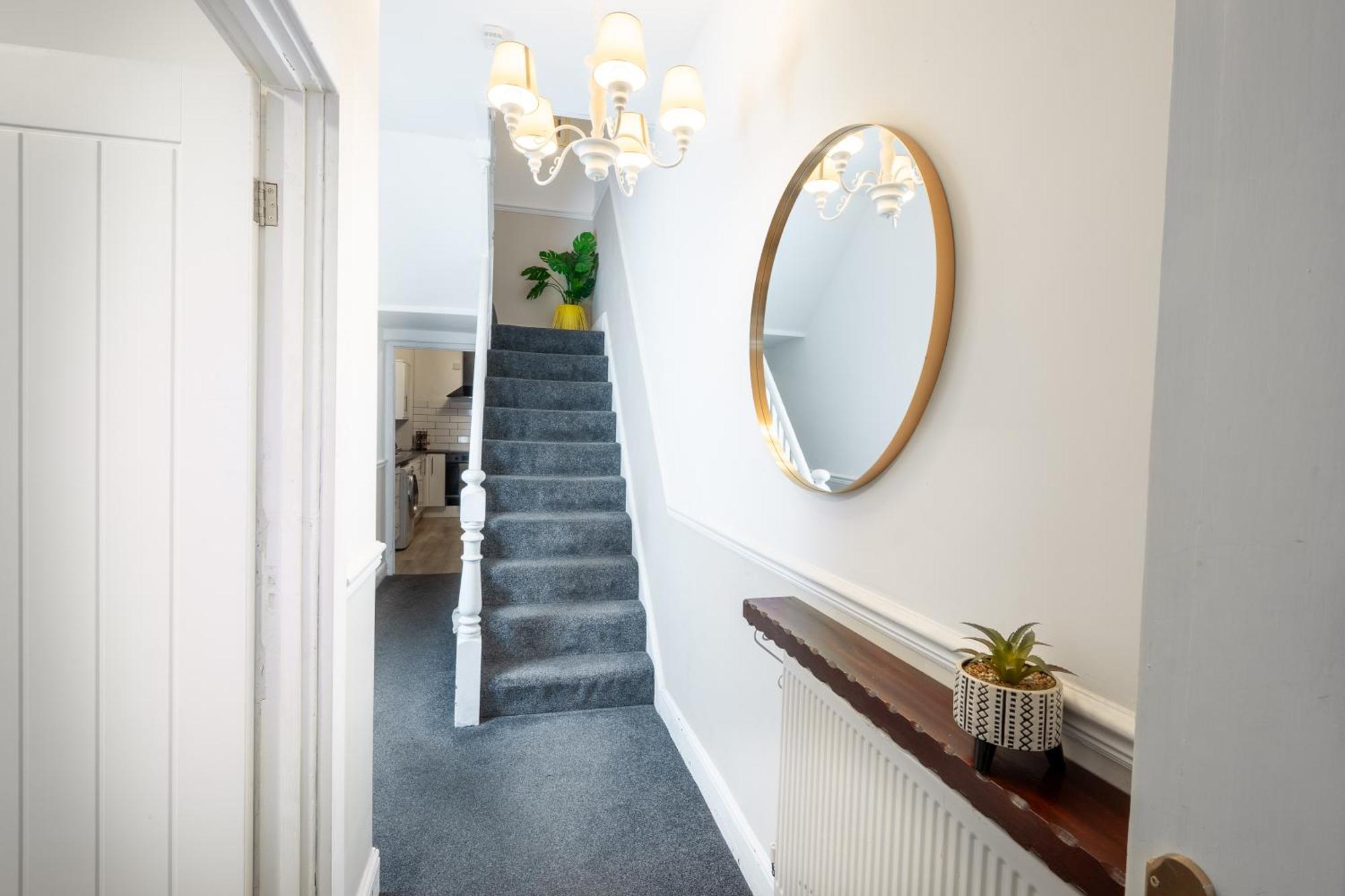 4-bedroom - Ideal For Groups Working Away From Swansea