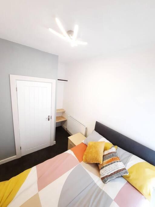 4-bedroom - Ideal For Groups Working Away From