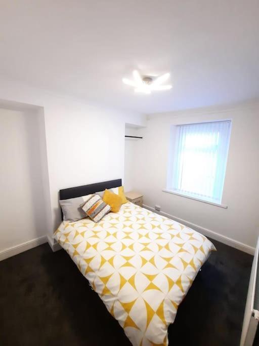 Holiday home 4-bedroom - Ideal For Groups Working Away From Swansea