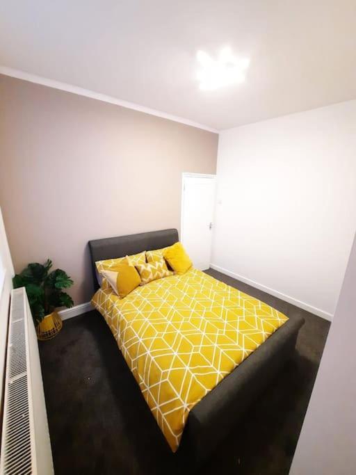 Holiday home 4-bedroom - Ideal For Groups Working Away From *