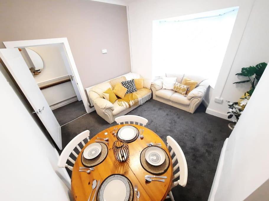 4-bedroom - Ideal For Groups Working Away From Swansea