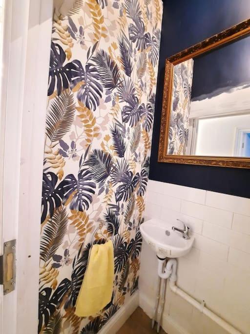 4-bedroom - Ideal For Groups Working Away From Holiday home